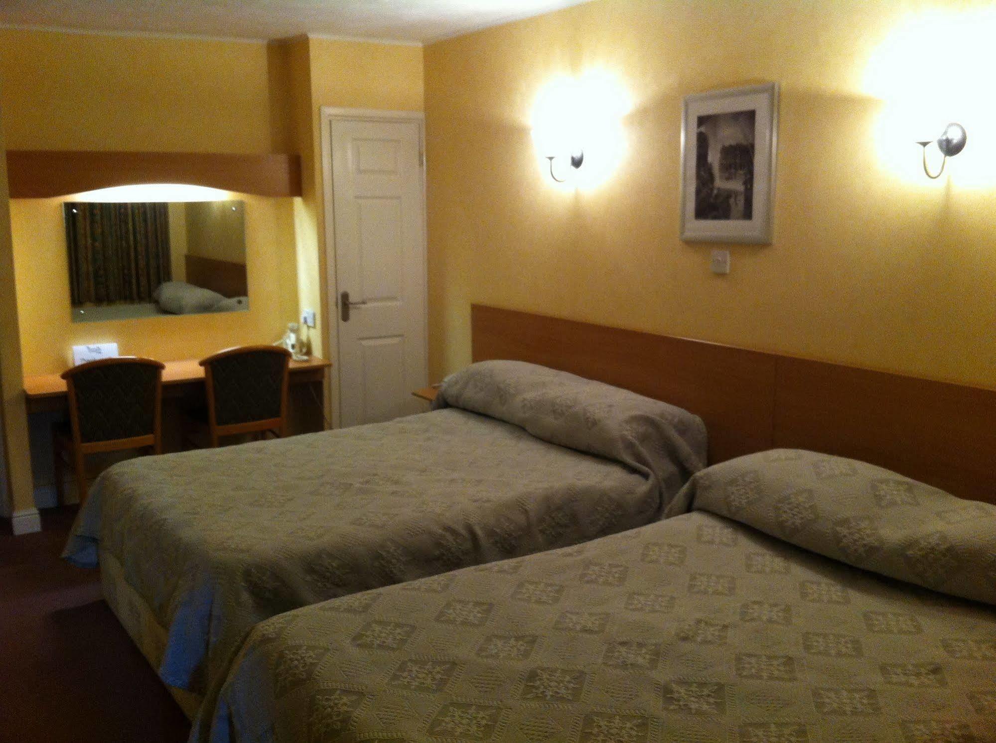 The Town & Country Lodge Dundry Exteriér fotografie